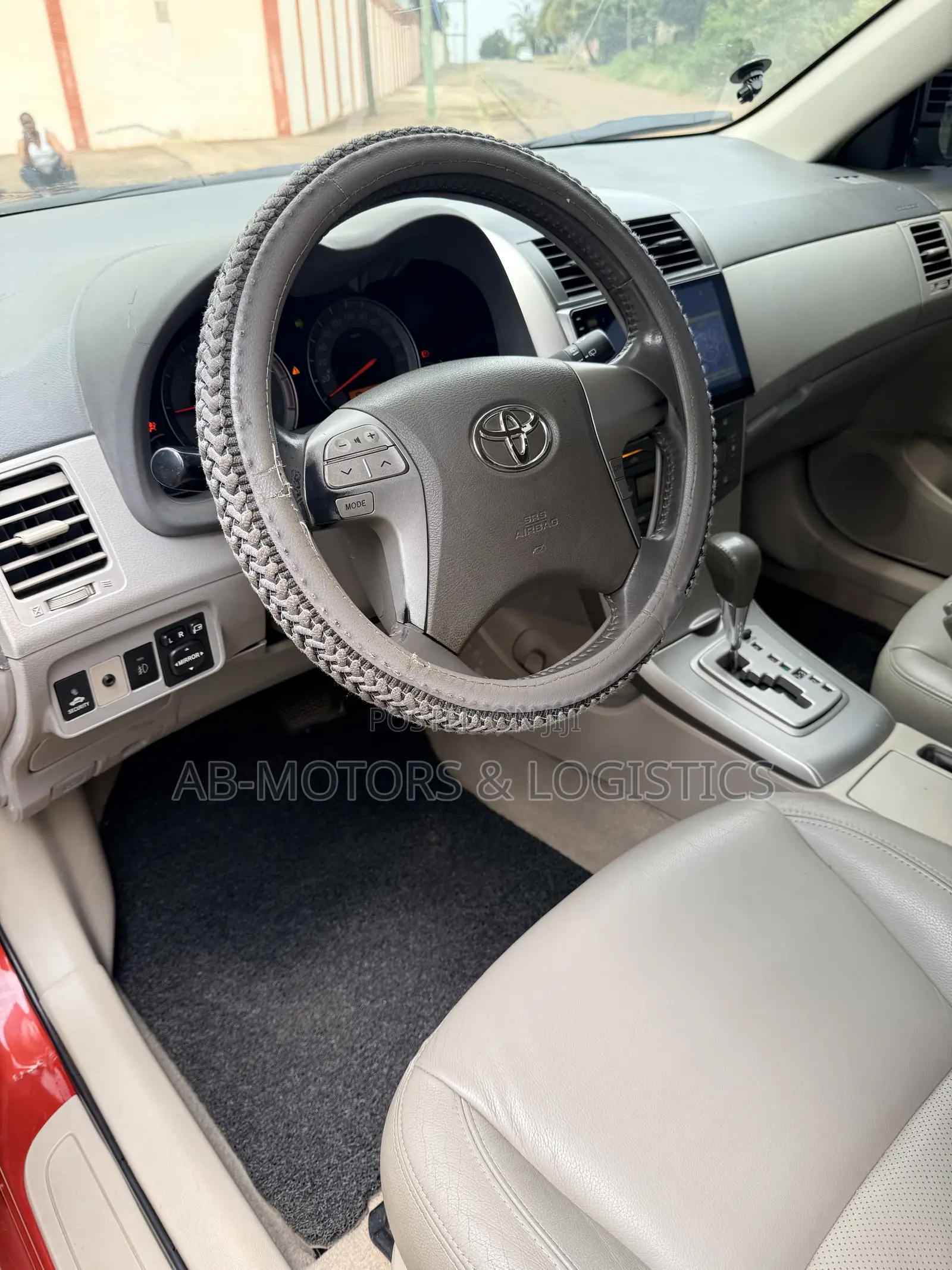 Toyota Corolla Altis 2010 Maroon