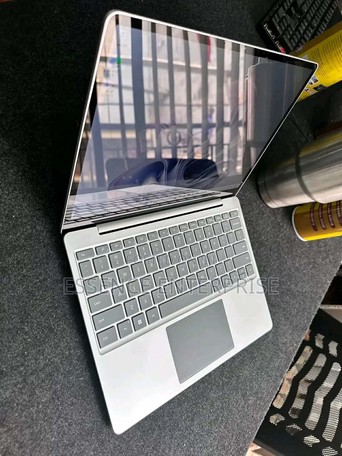 New Laptop Microsoft Surface Laptop Go 2 16GB Intel Core i5 SSD 512GB