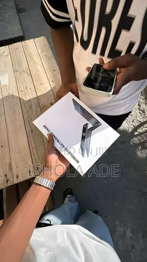 iPad M4 13inches Direct Magic Keybaord