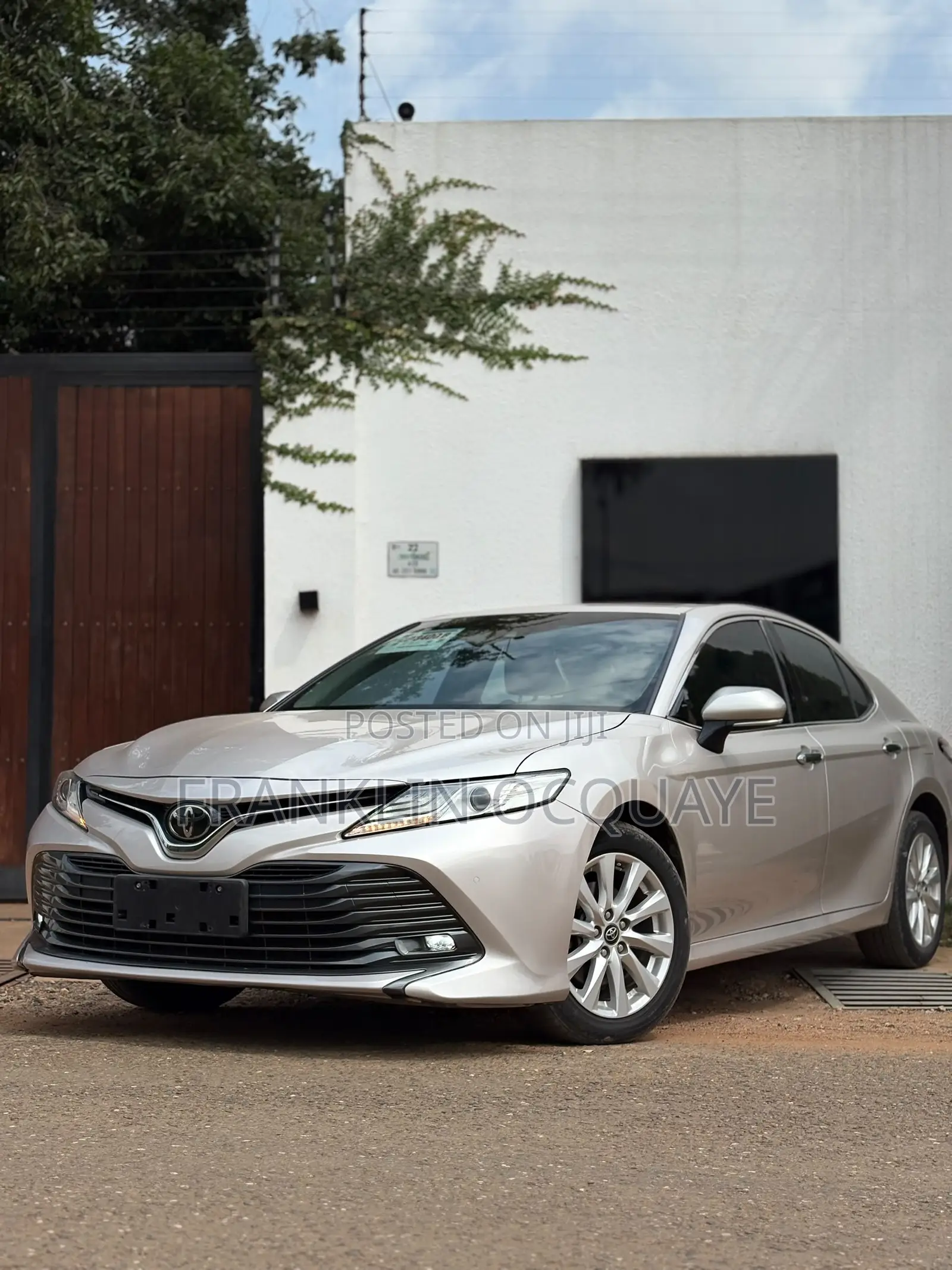 Toyota Camry 2020 Gold