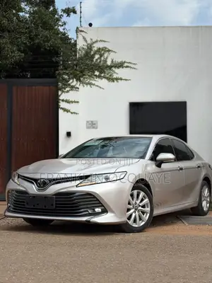 Toyota Camry 2020 Gold