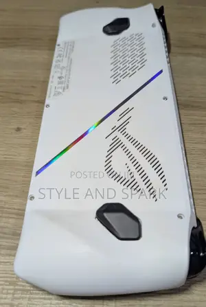 ASUS Rog Ally Z1 Xtreme 2tb SSD With Portable Screen