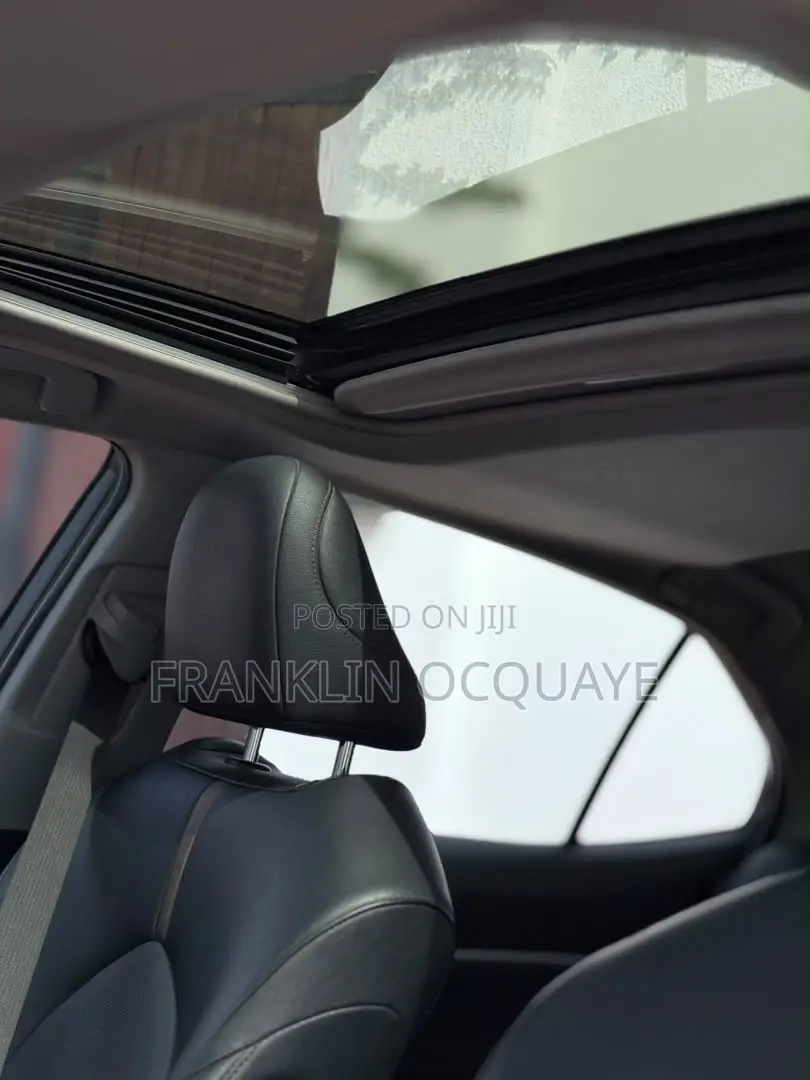 Toyota Camry 2020 Gold