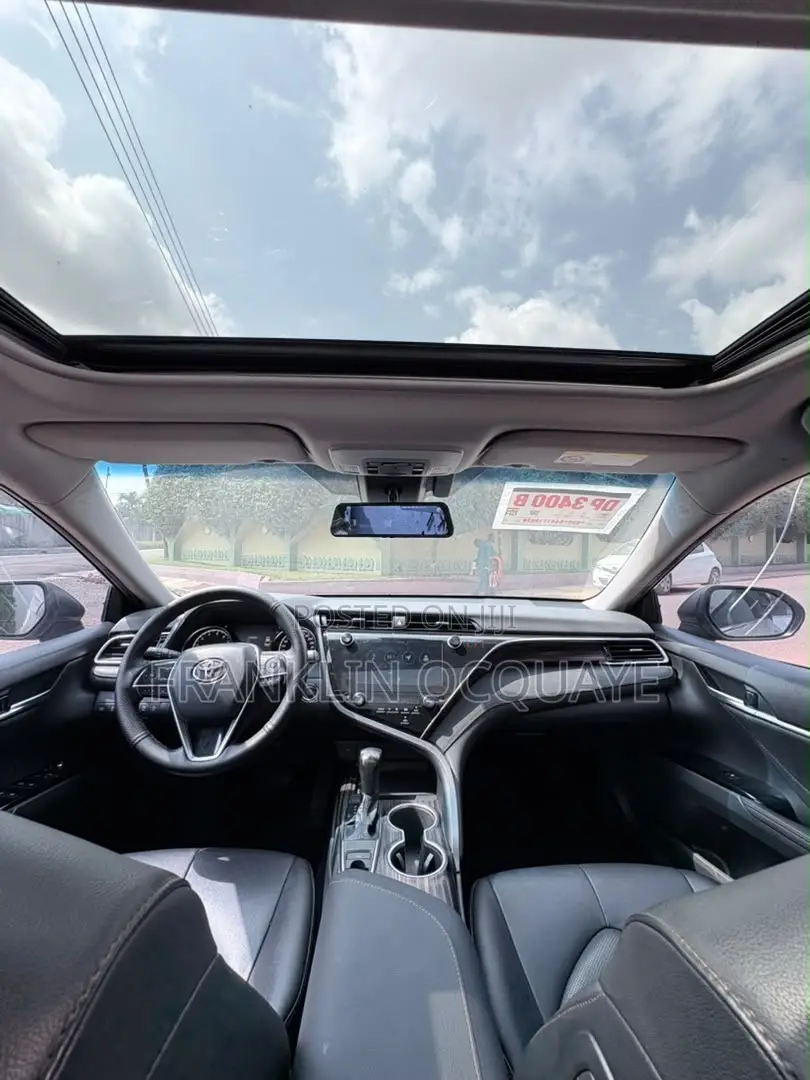 Toyota Camry 2020 Gold