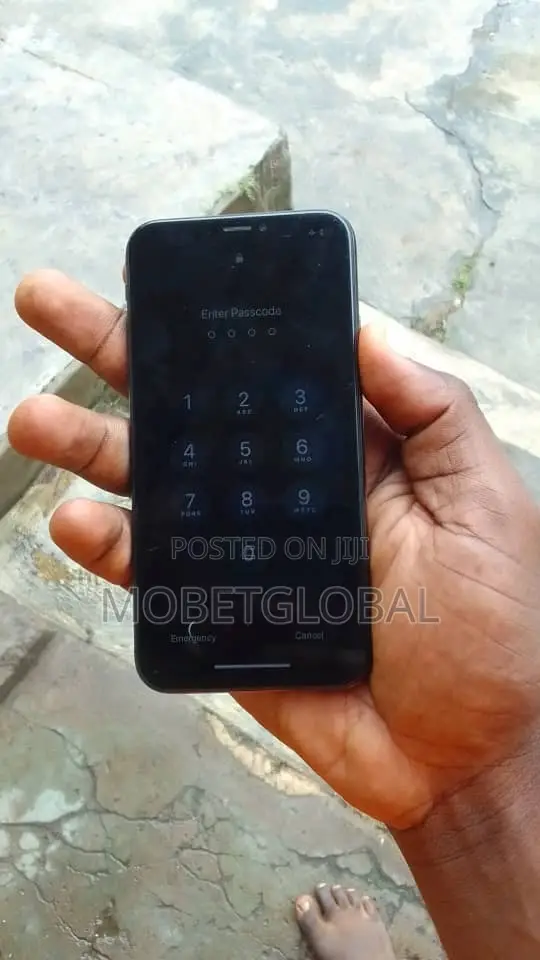 Apple iPhone X 64 GB Black