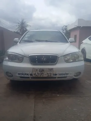 Hyundai Elantra 2005 White