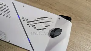 ASUS Rog Ally Z1 Xtreme 2tb SSD With Portable Screen