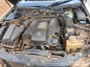 Mercedes-Benz E200 2004 Silver
