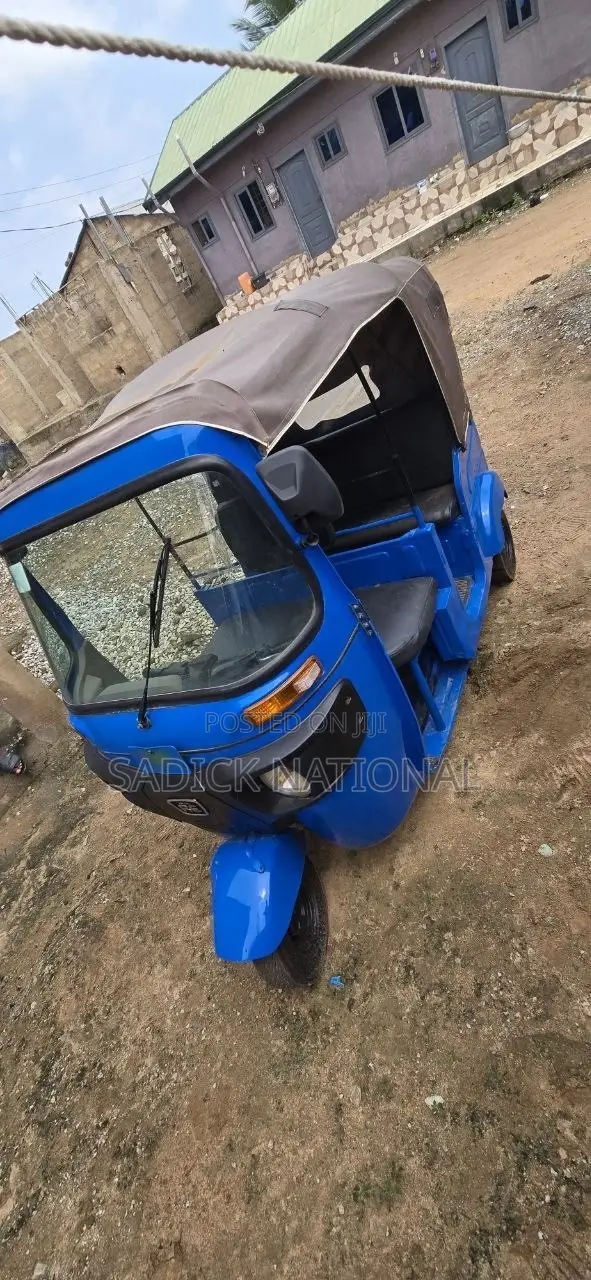 Bajaj RE 2024 Blue