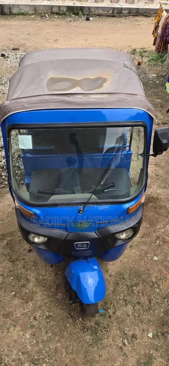 Bajaj RE 2024 Blue