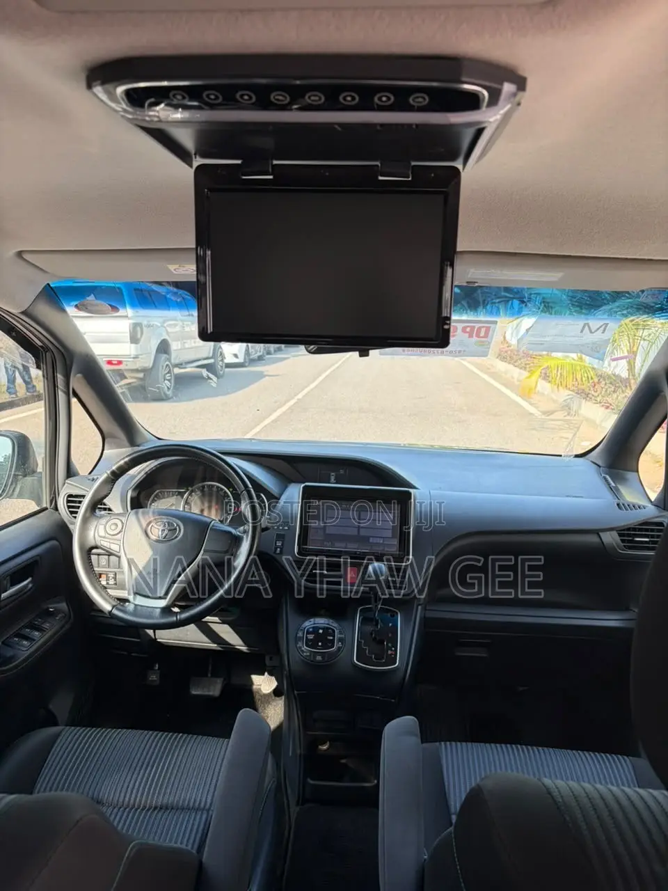 Toyota Voxy V 2WD 7-Seater 2014 Black