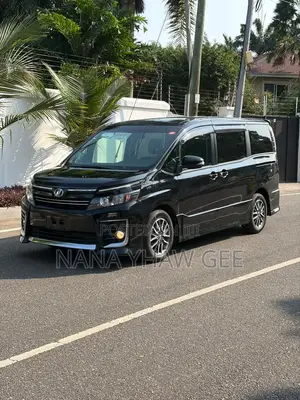 Toyota Voxy V 2WD 7-Seater 2014 Black