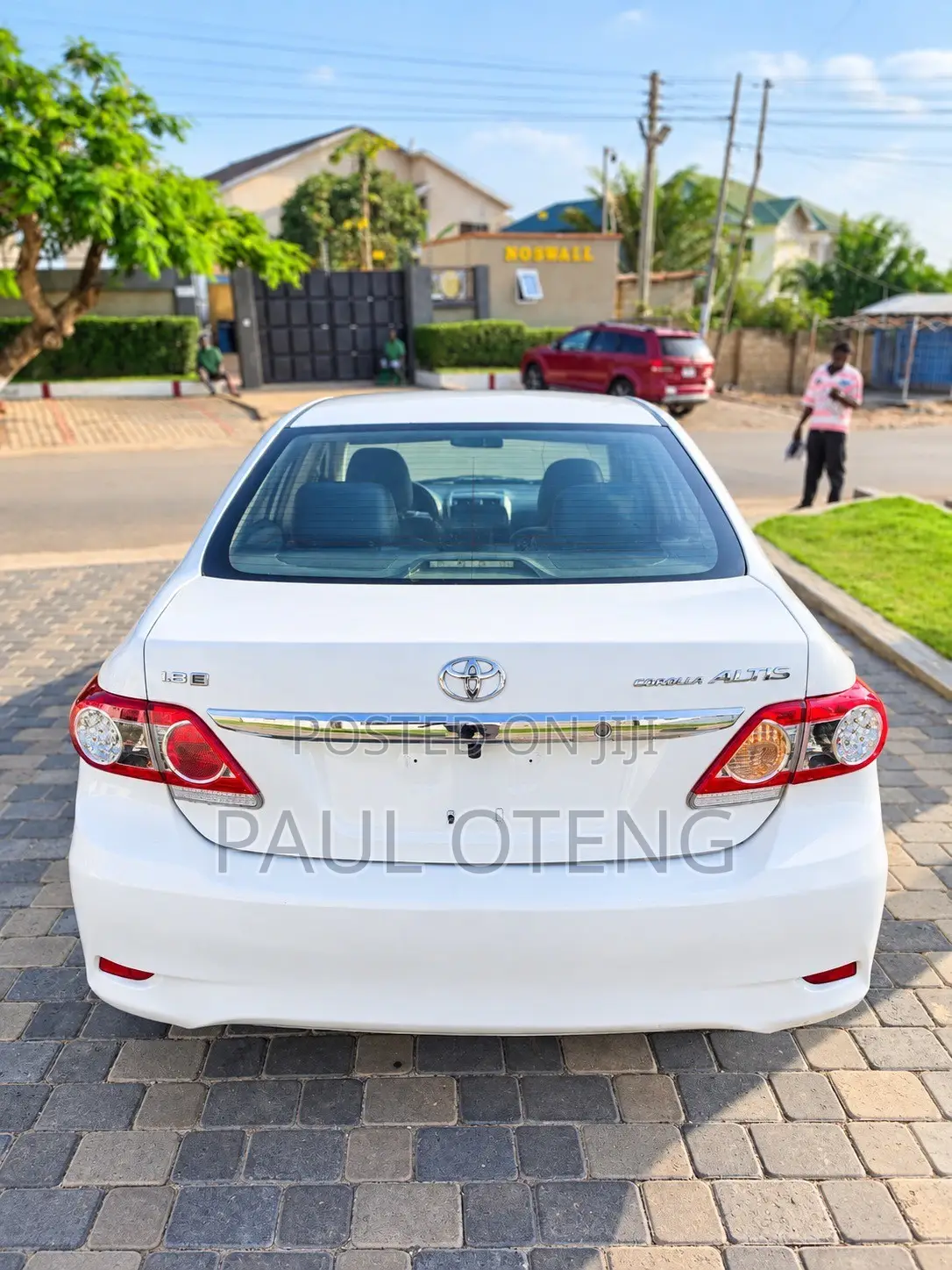 Toyota Corolla LE Special Edition 4dr Sedan (1.8L 4cyl 4A) 2013 White