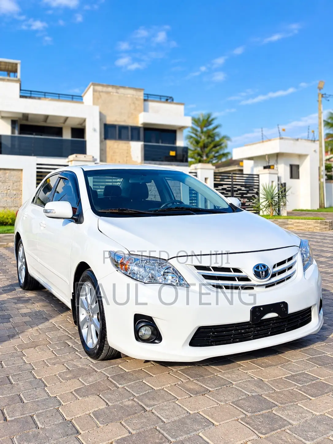 Toyota Corolla LE Special Edition 4dr Sedan (1.8L 4cyl 4A) 2013 White