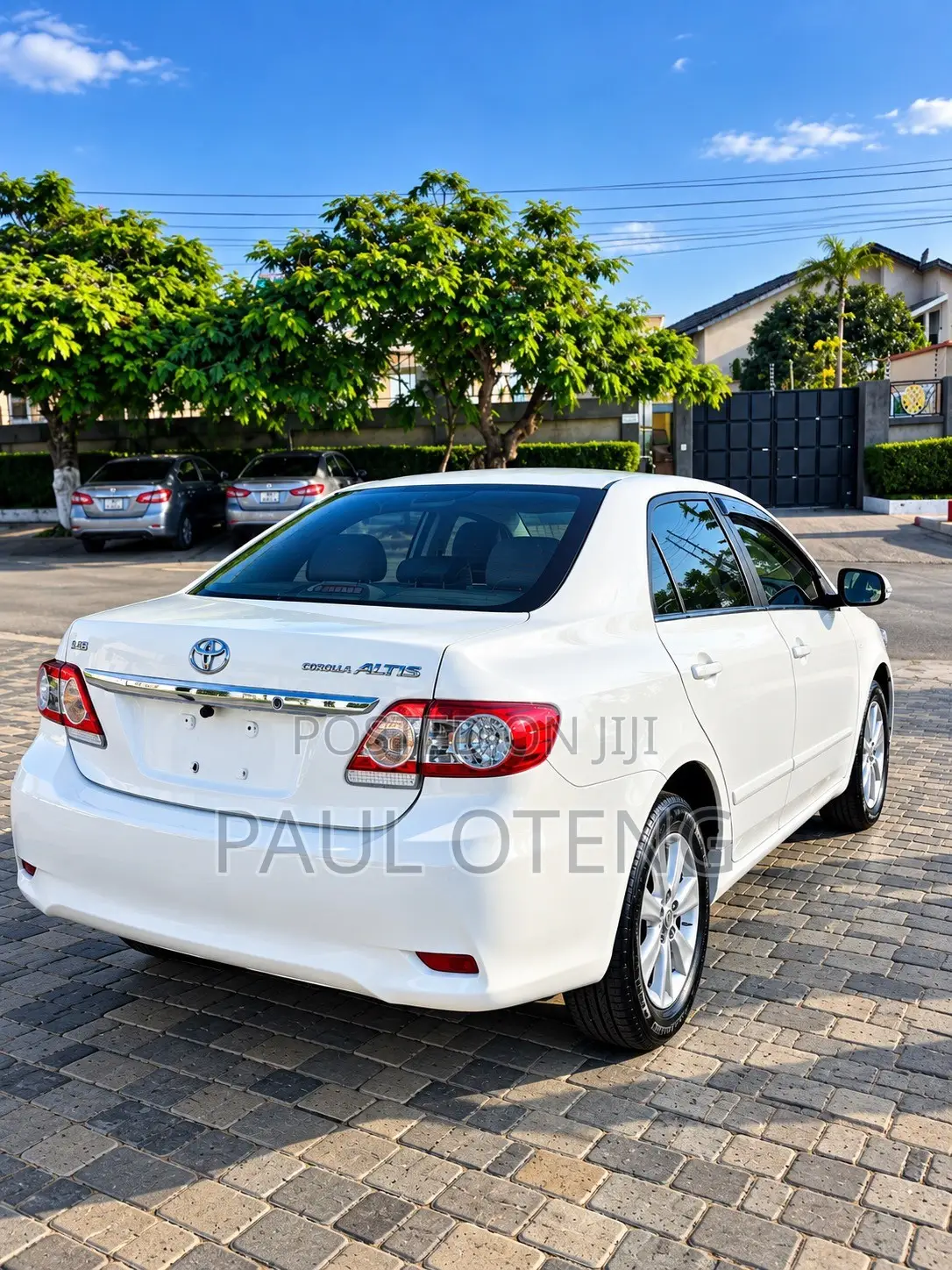 Toyota Corolla LE Special Edition 4dr Sedan (1.8L 4cyl 4A) 2013 White