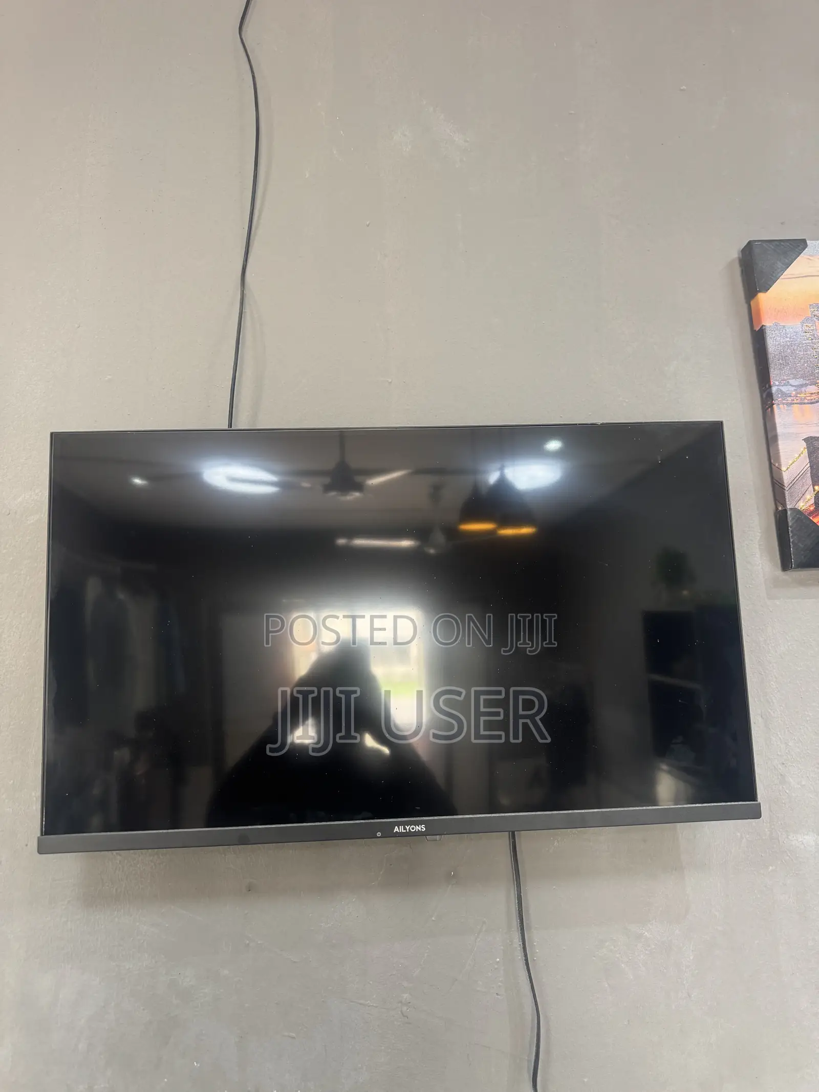 32 Inch TV