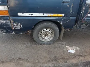 Hyundai H200 2009 Blue