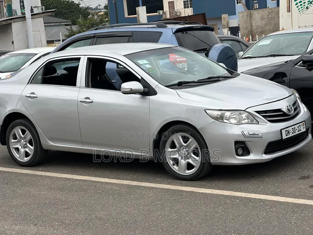 Toyota Corolla 2012 Silver