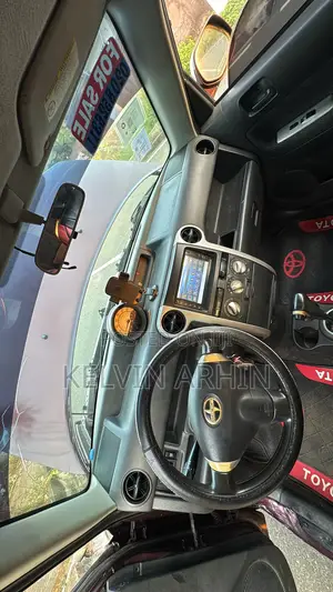 Toyota bB 2006