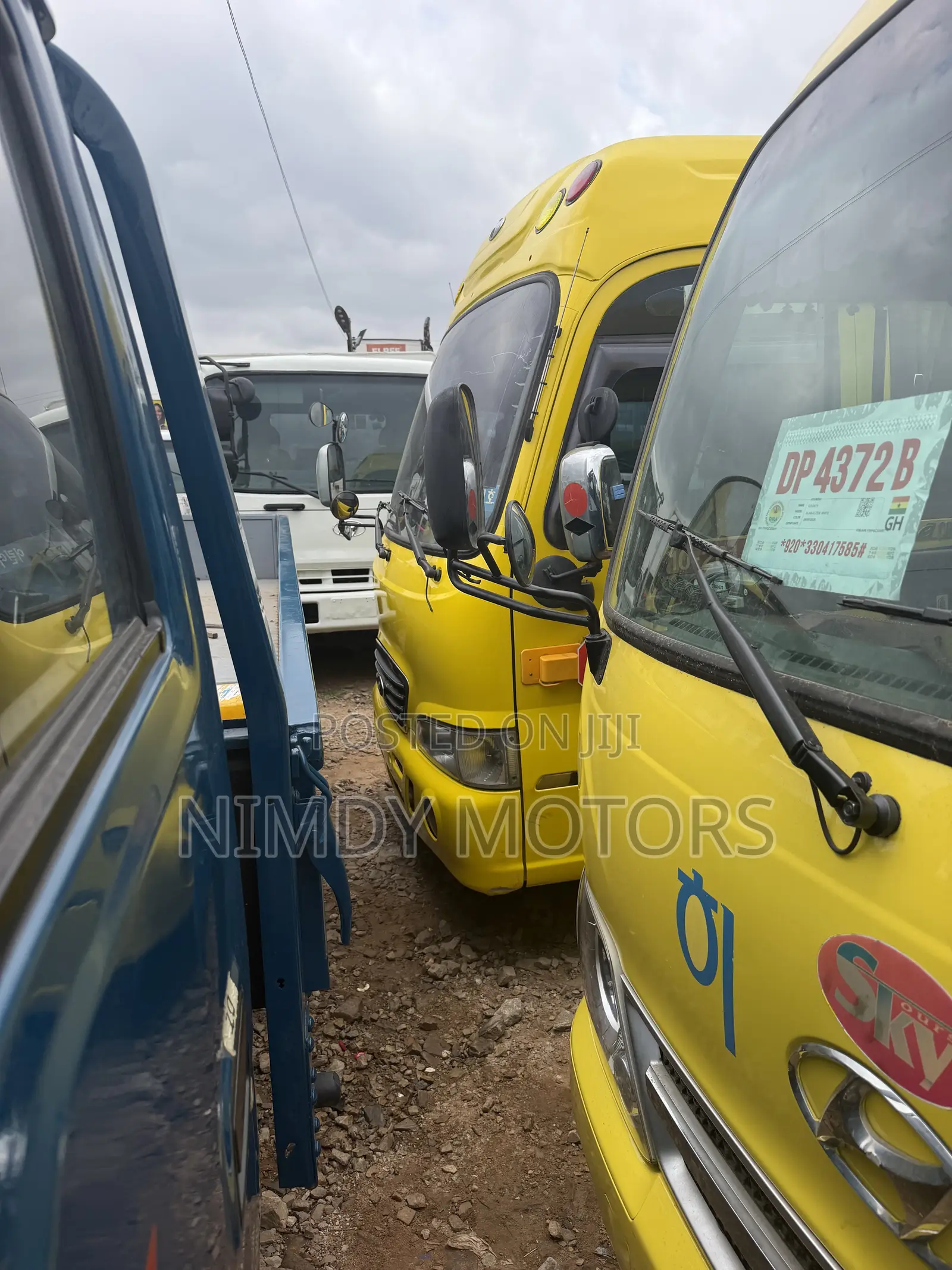 Hyundai County 2016 Yellow