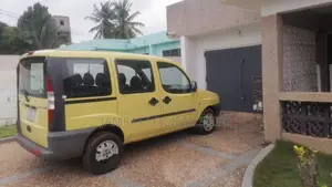Fiat Doblo 2010 Yellow
