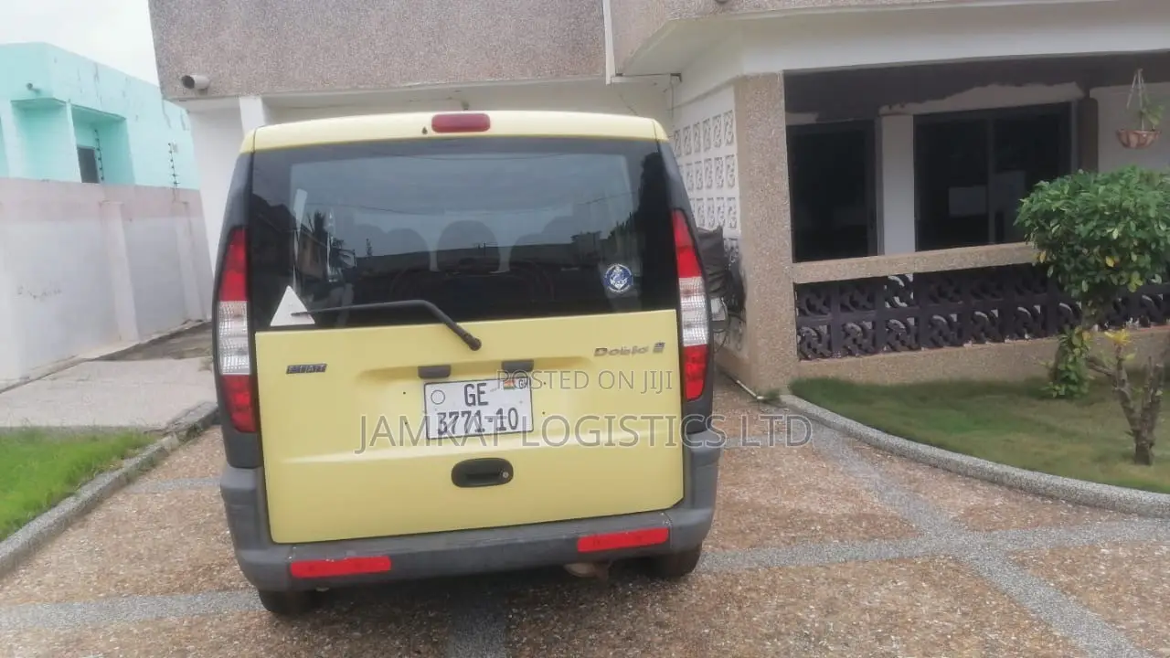 Fiat Doblo 2010 Yellow