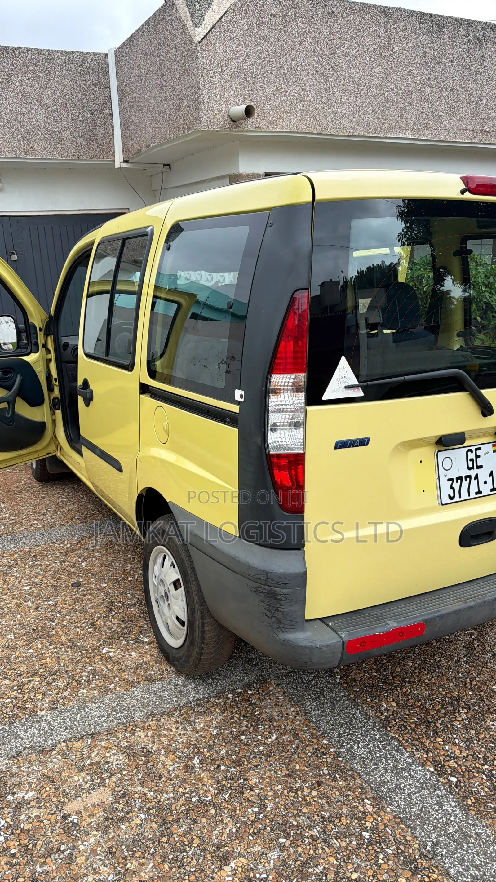 Fiat Doblo 2010 Yellow