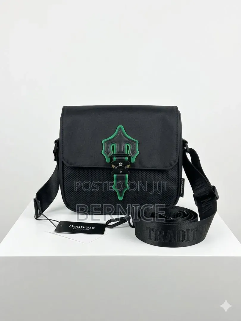 Simple Classic Side Bag