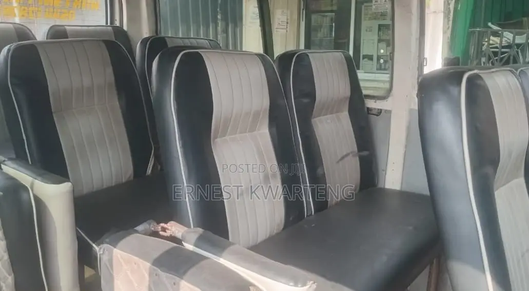 Toyota HiAce 2006 White