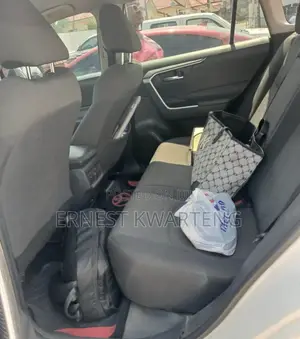Toyota RAV4 2021 White