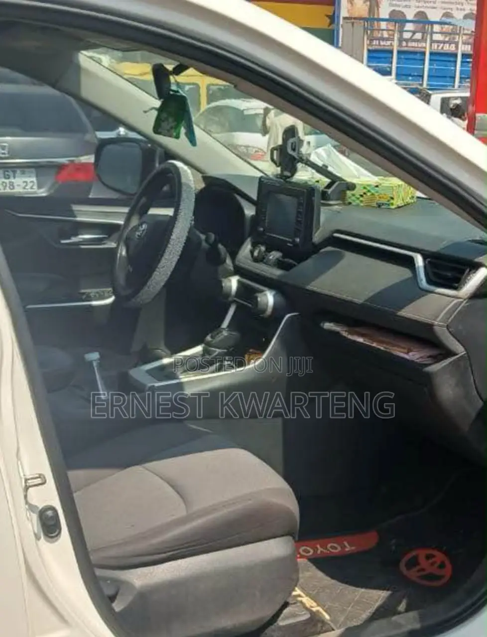 Toyota RAV4 2021 White