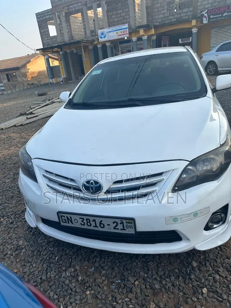 Toyota Corolla 2013 White
