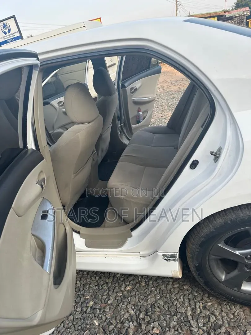 Toyota Corolla 2013 White