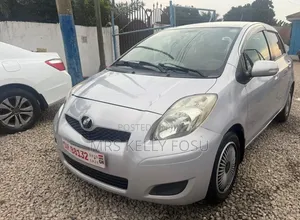 Toyota Vitz 2010 Silver