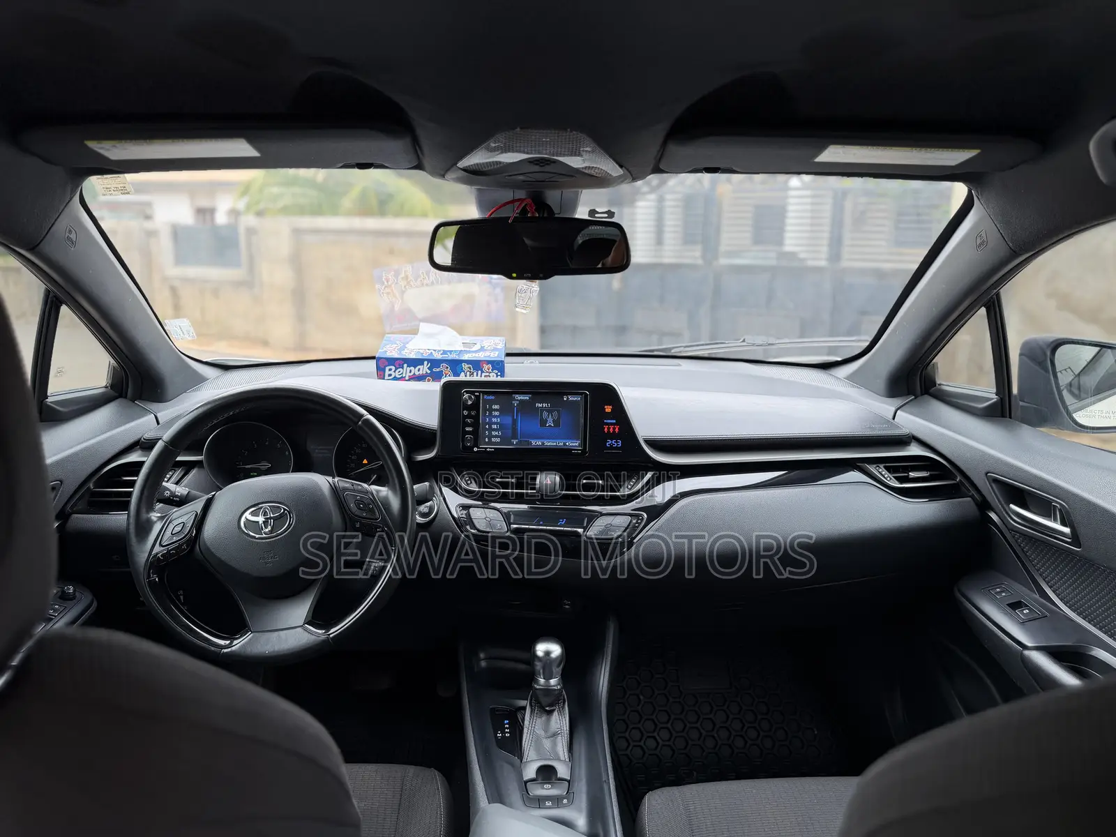 Toyota C-HR XLE FWD Sport Utility (2.0L 4cyl 2AM) 2018 White