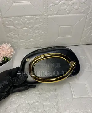 Classy Clutch