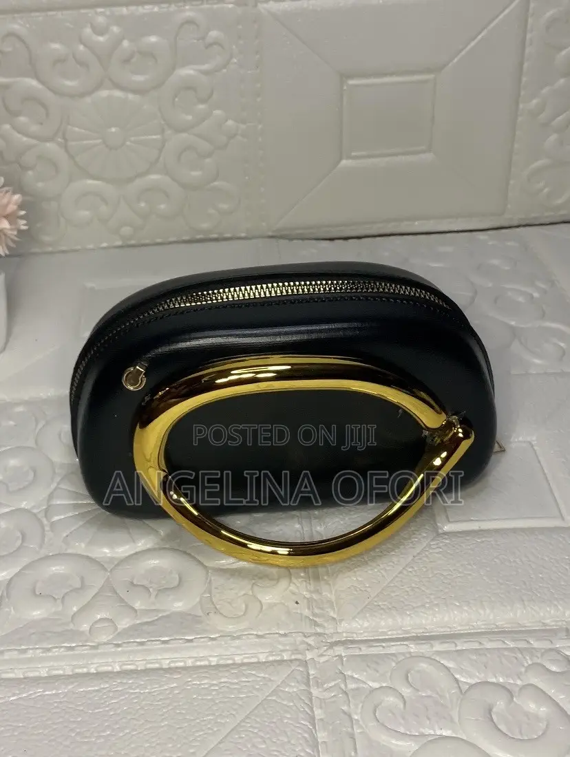 Classy Clutch