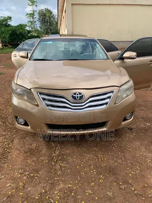 Toyota Camry 2011 Gold