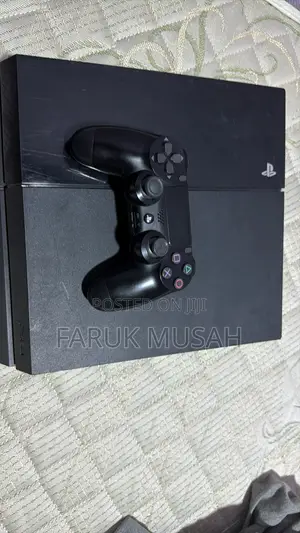 PS4 Standard With 4 Games