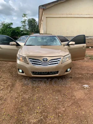 Toyota Camry 2011 Gold