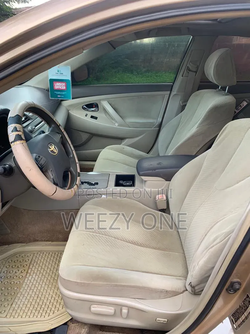 Toyota Camry 2011 Gold