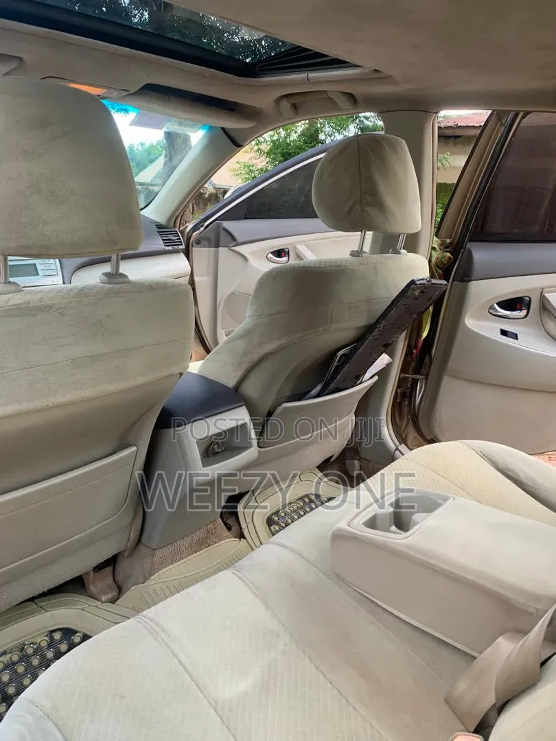 Toyota Camry 2011 Gold