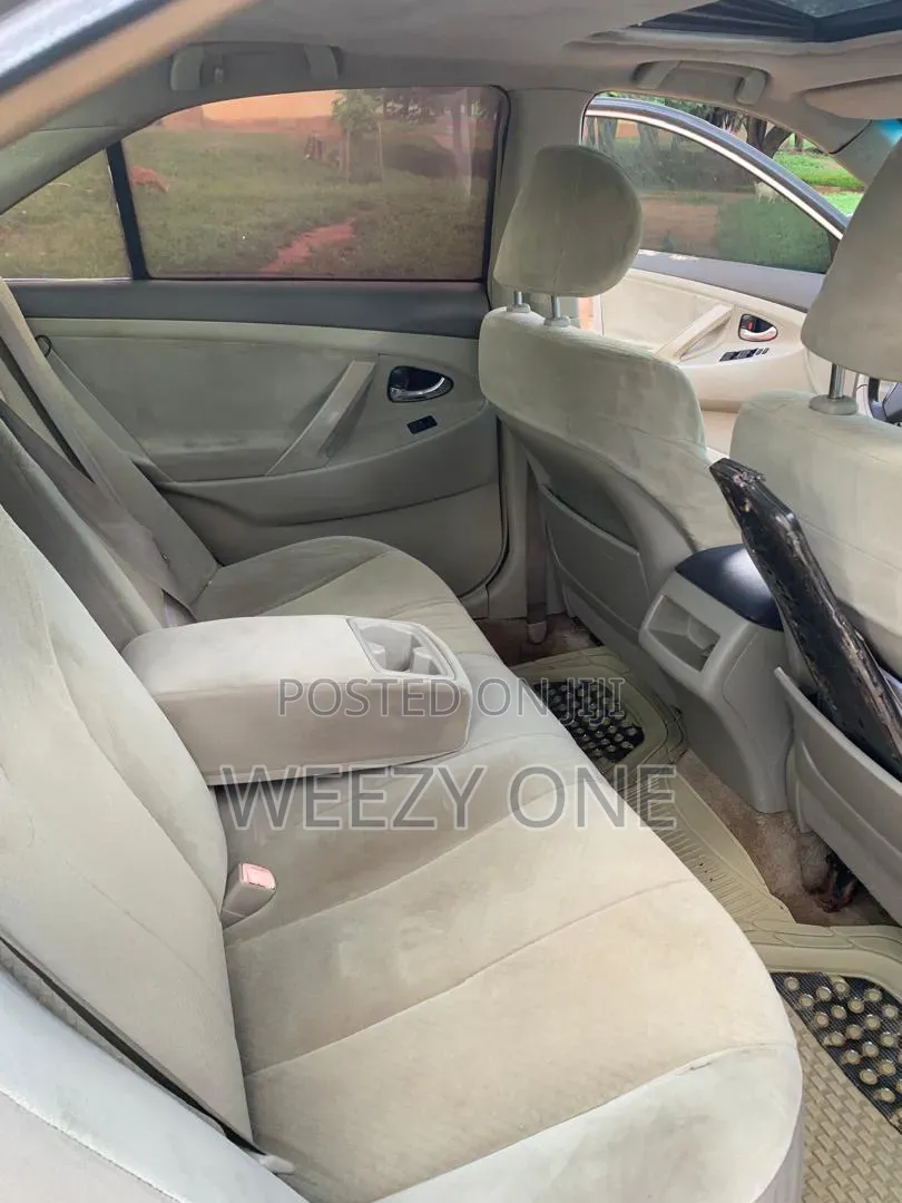 Toyota Camry 2011 Gold