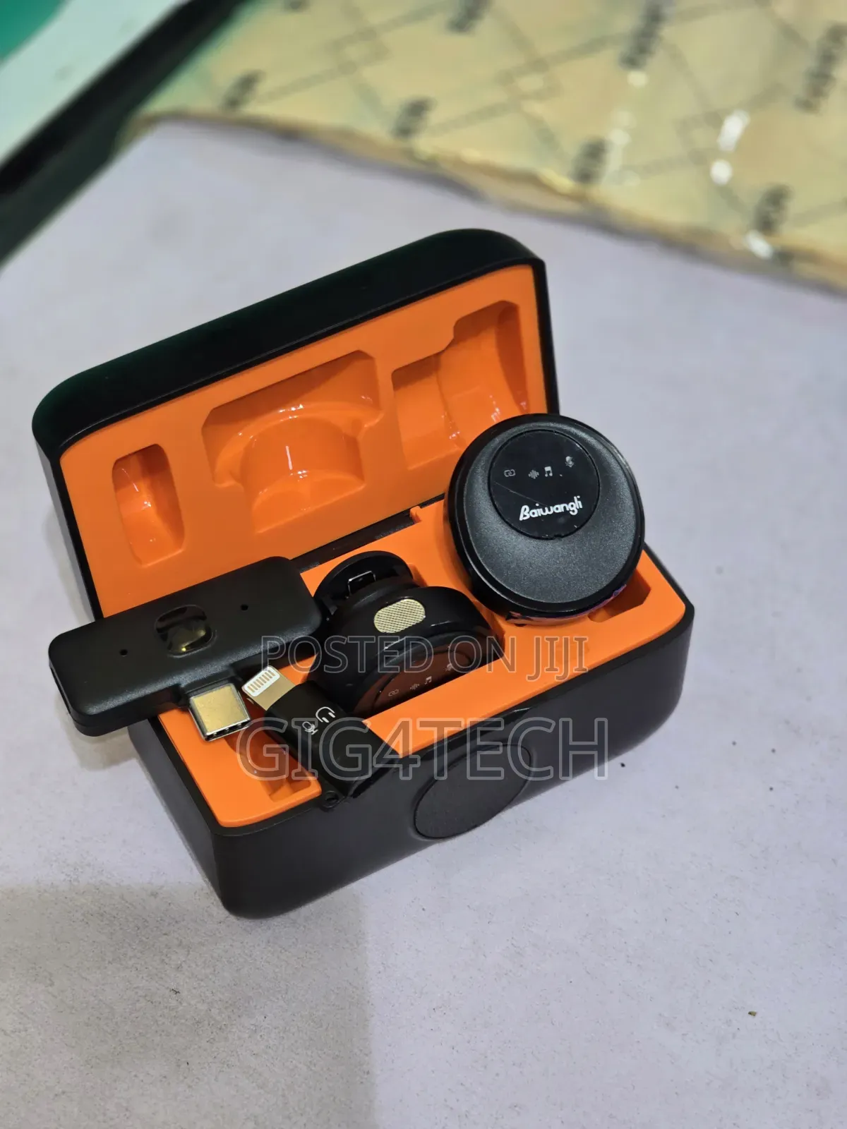 Universal Wireless Microphone for Smartphone Android and iPhone