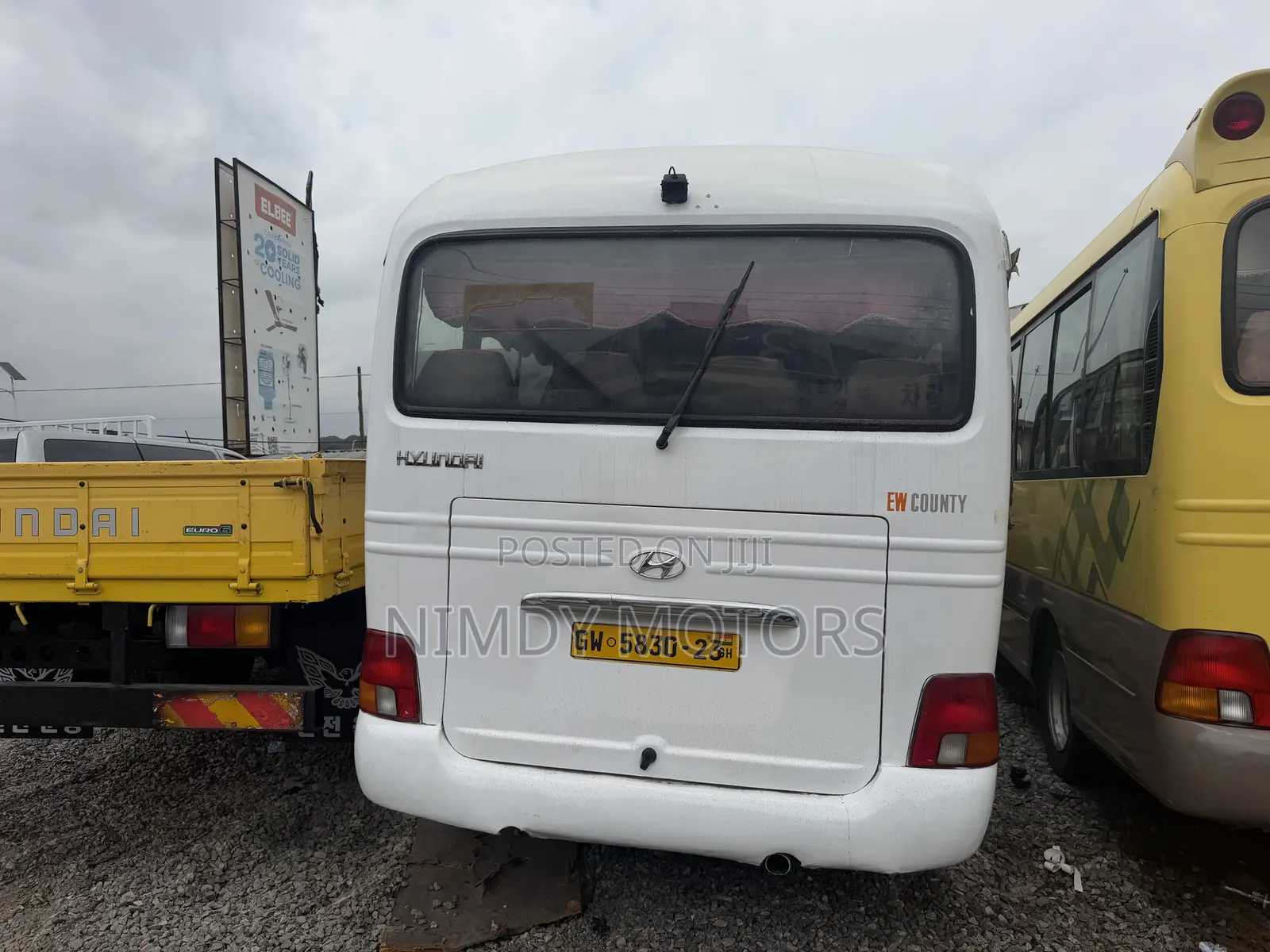 Hyundai County 2012 White