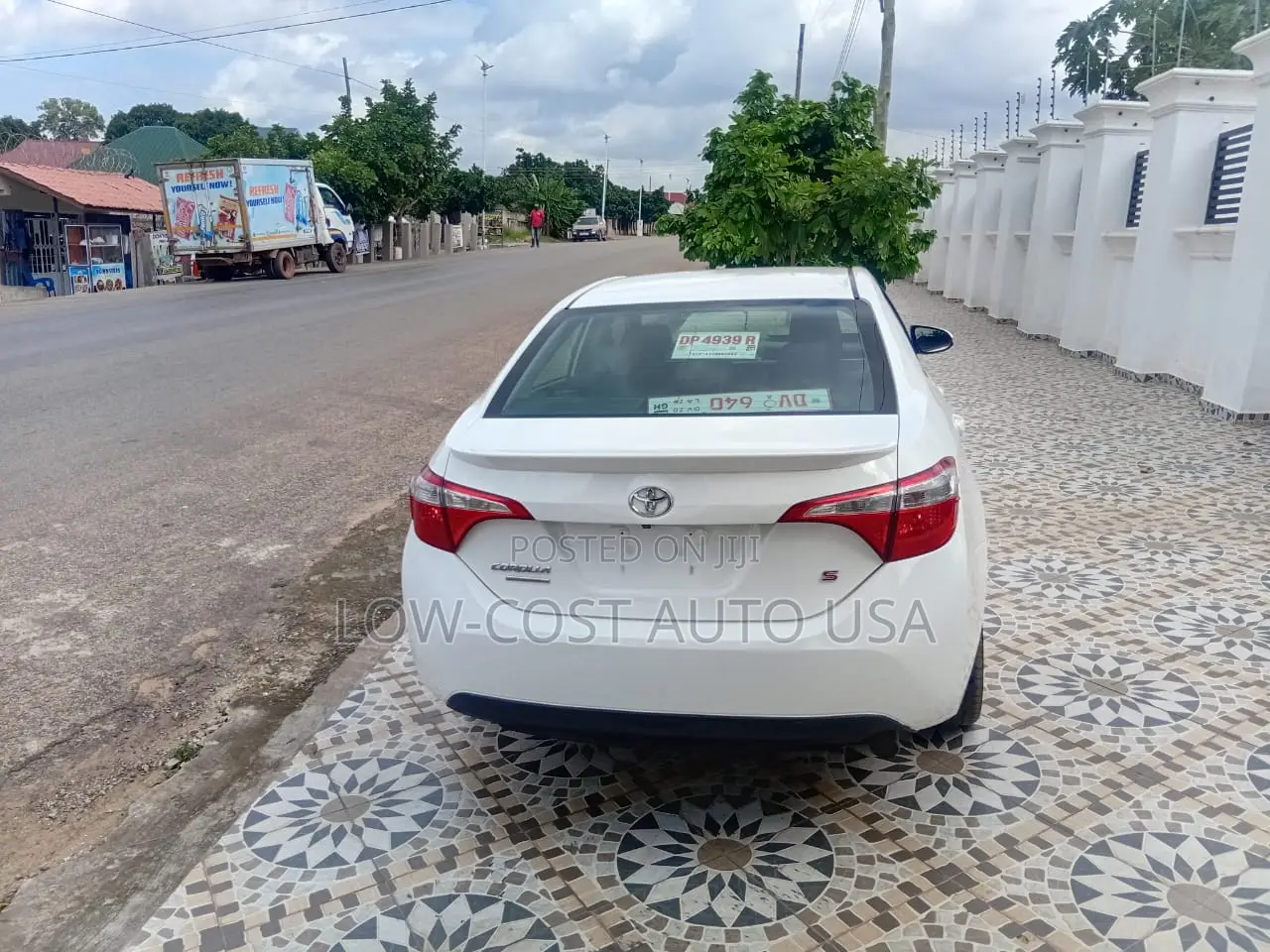 Toyota Corolla S w/Special Edition Pkg (1.8L 4cyl CVT) 2016 White