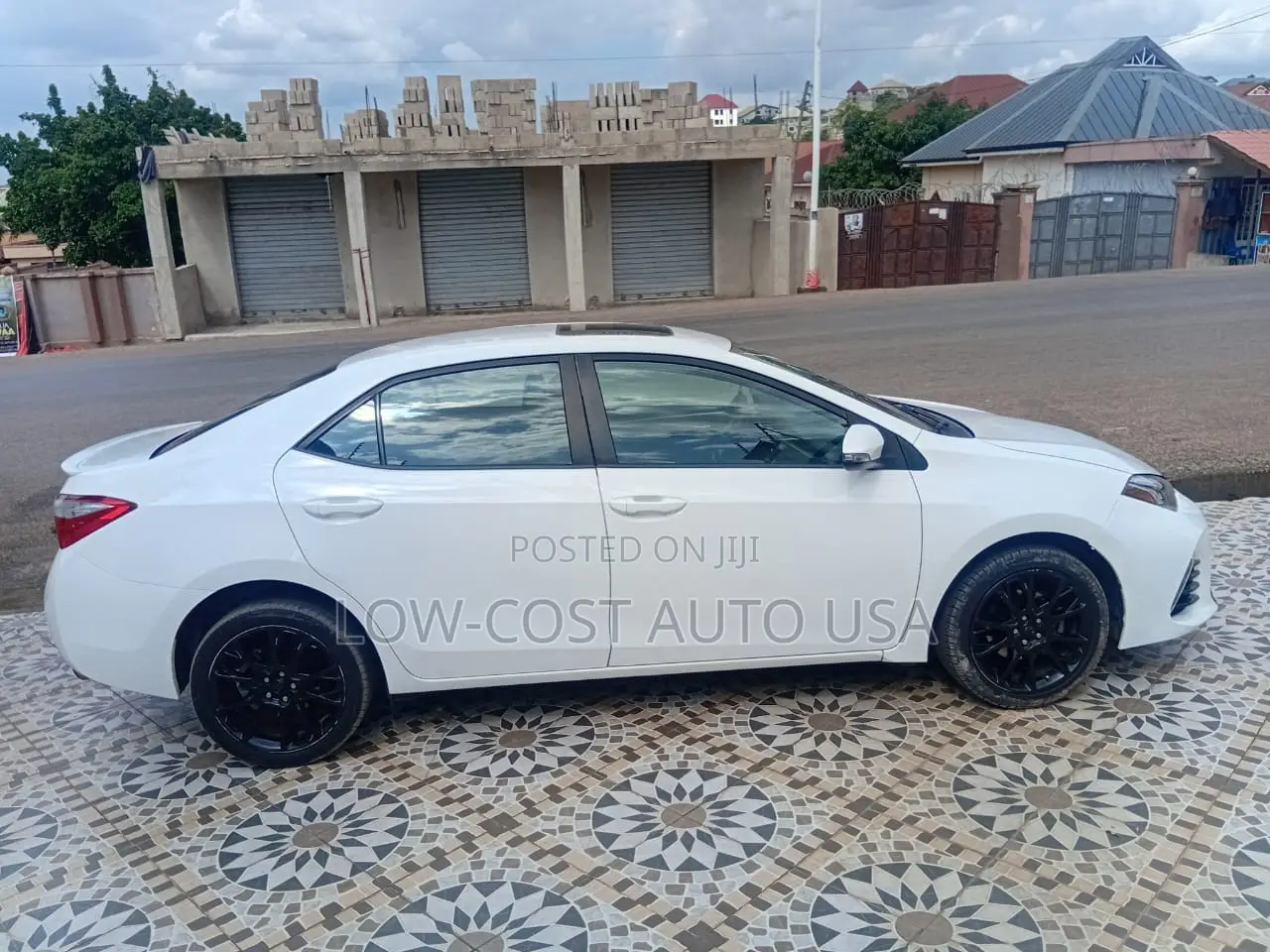 Toyota Corolla S w/Special Edition Pkg (1.8L 4cyl CVT) 2016 White