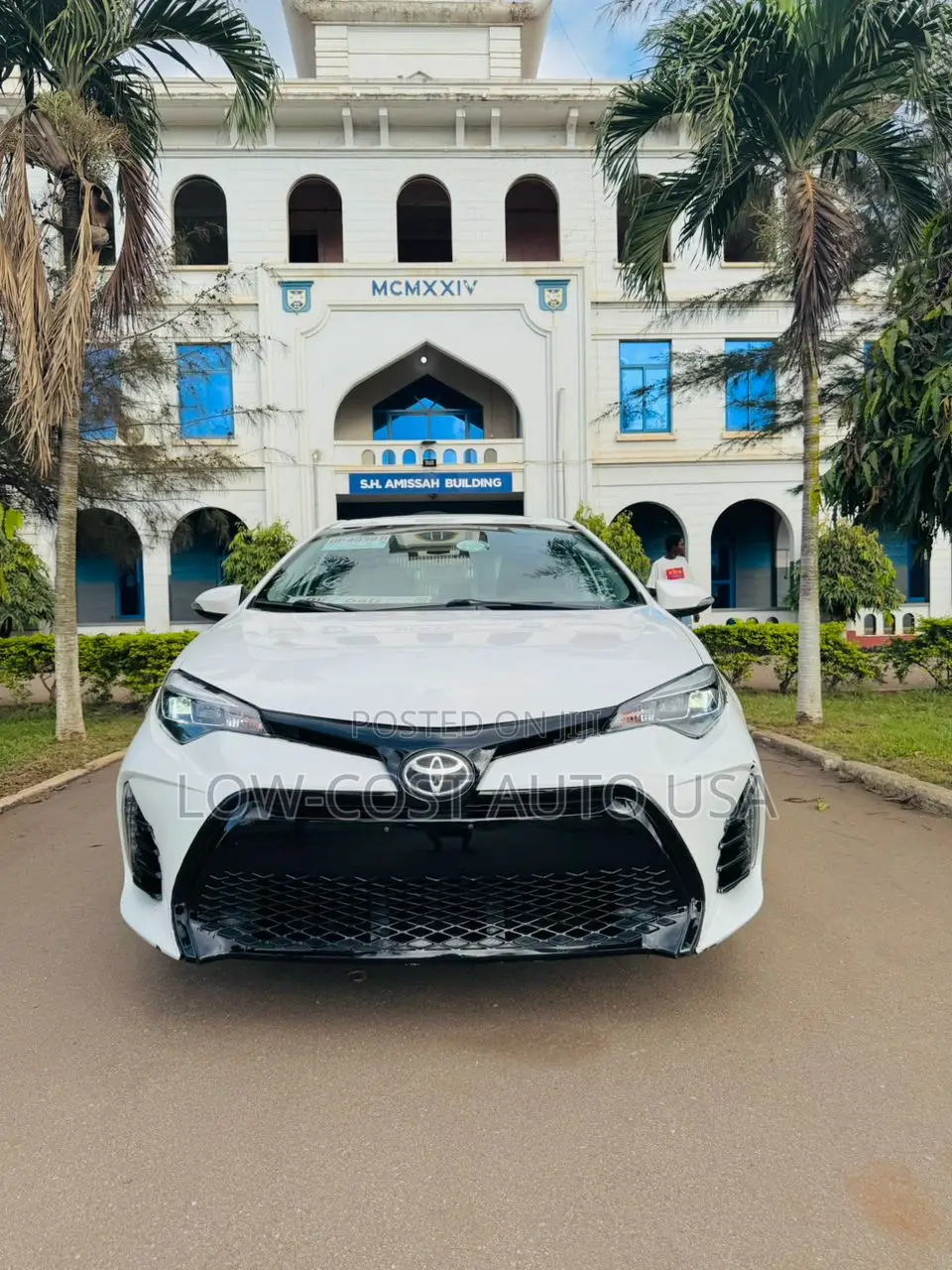 Toyota Corolla S w/Special Edition Pkg (1.8L 4cyl CVT) 2016 White