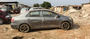 Toyota Yaris 2010 Gray
