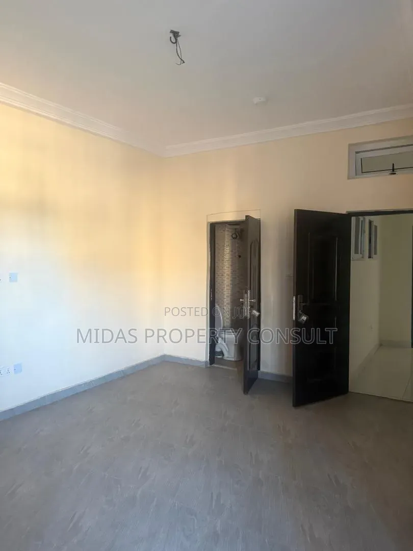 3bdrm Apartment in Celebrity Golf, Sakumono for sale